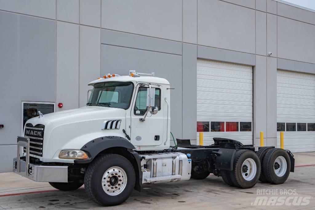 Mack Granite GU 813 Camiones bañeras basculantes o volquetes
