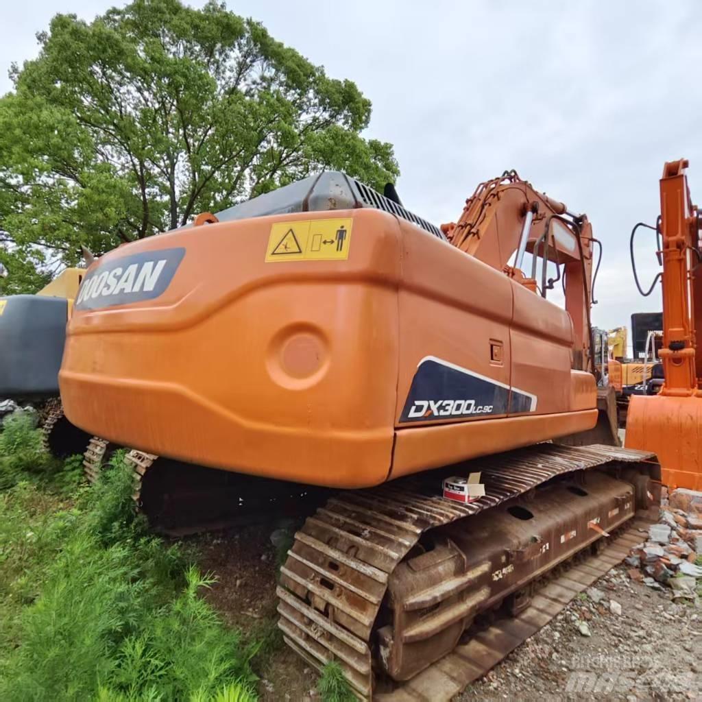 Doosan DX 300 Excavadoras de cadenas