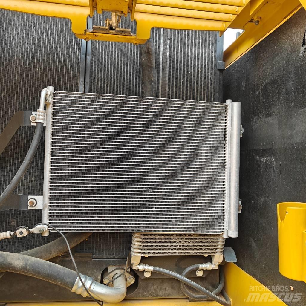 Komatsu 220-8 Excavadoras de cadenas