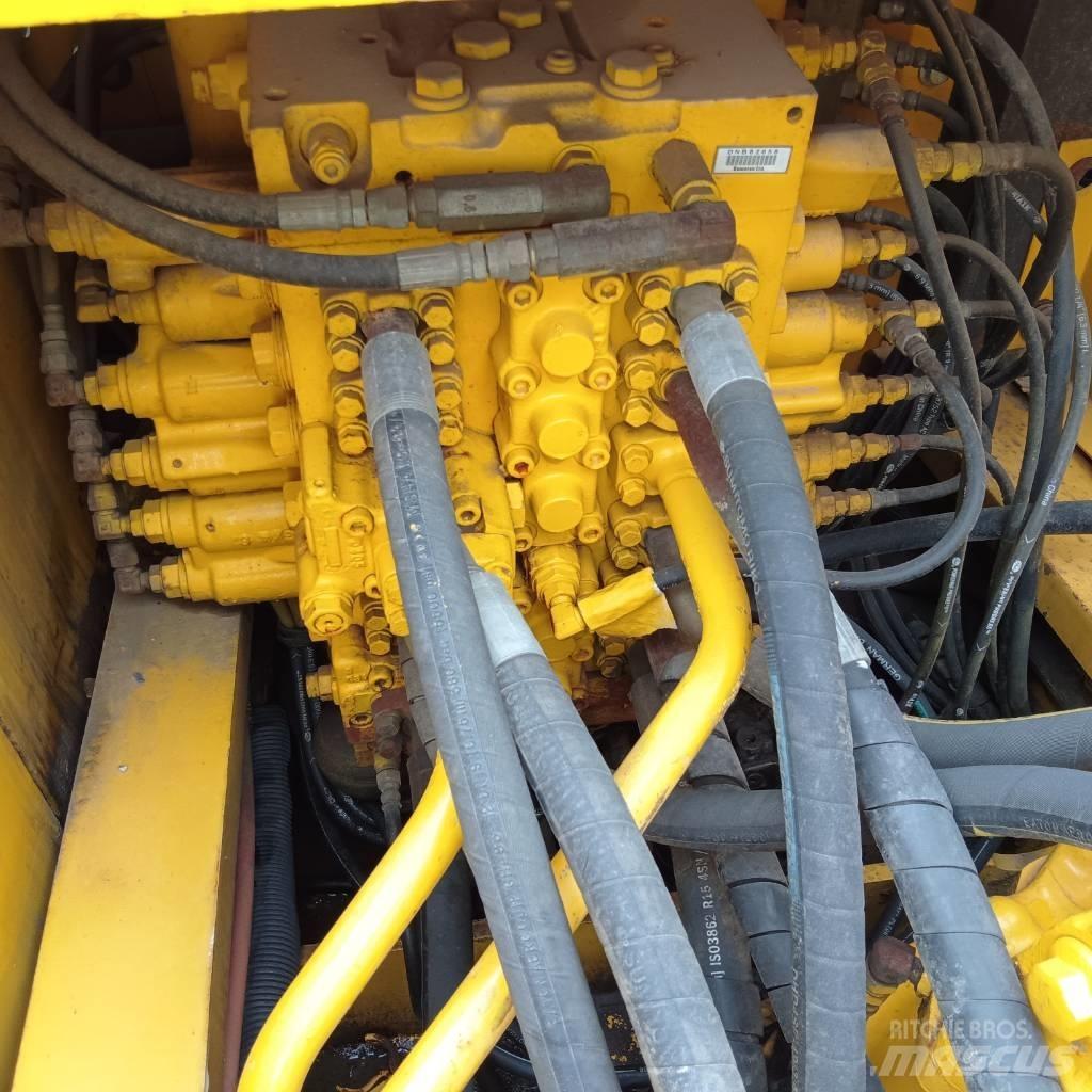 Komatsu PC 300-7 Excavadoras de cadenas