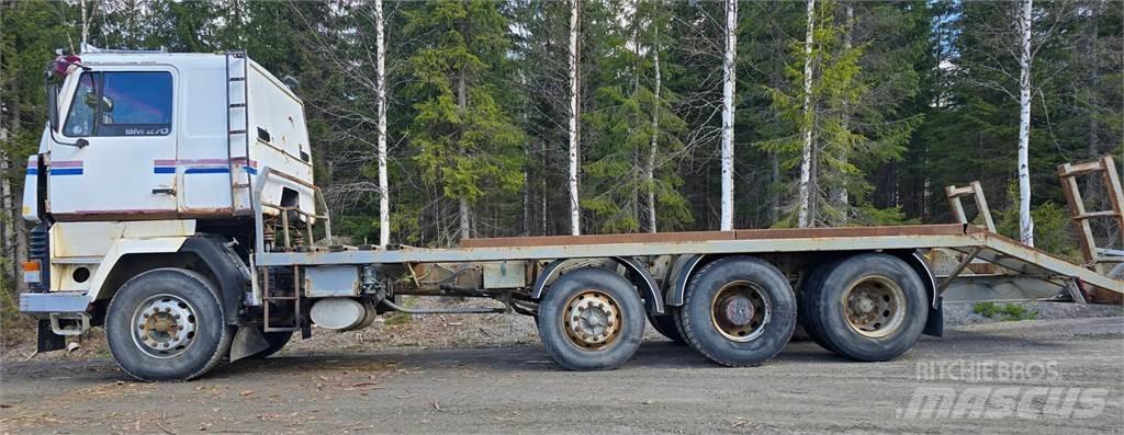 Sisu Sm 270 8X2 Camiones de transporte de maquinaria forestal