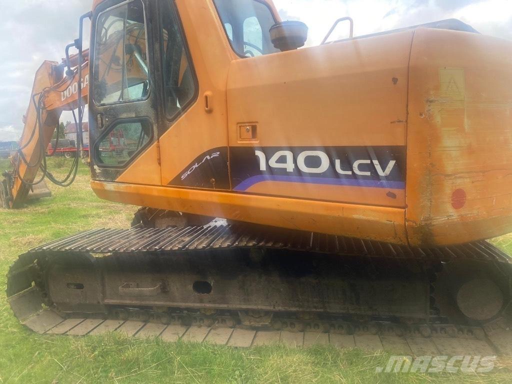 Doosan DX 140 Excavadoras de ruedas