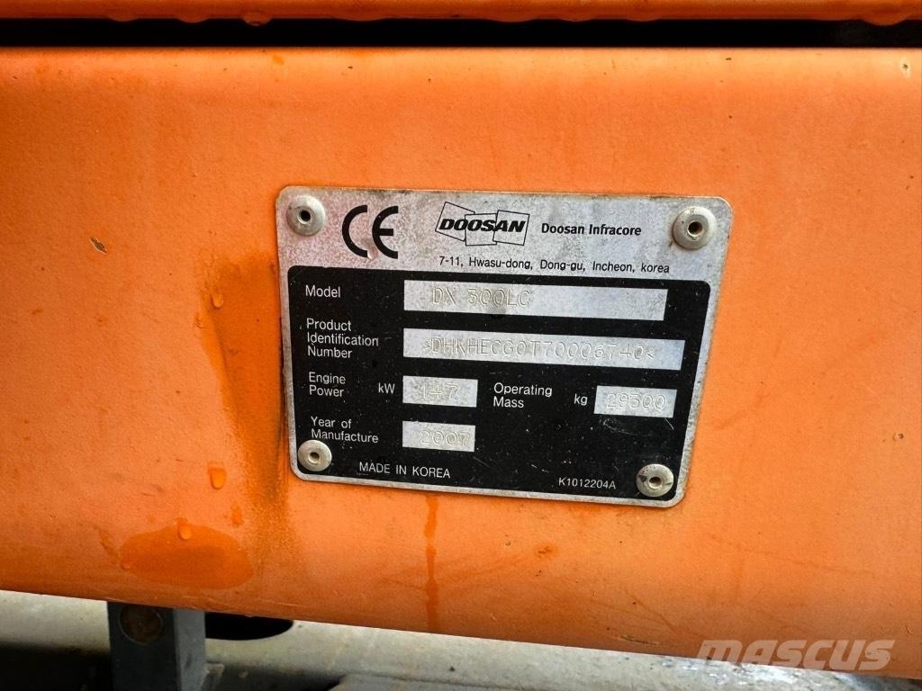 Doosan DX 140 Excavadoras de ruedas