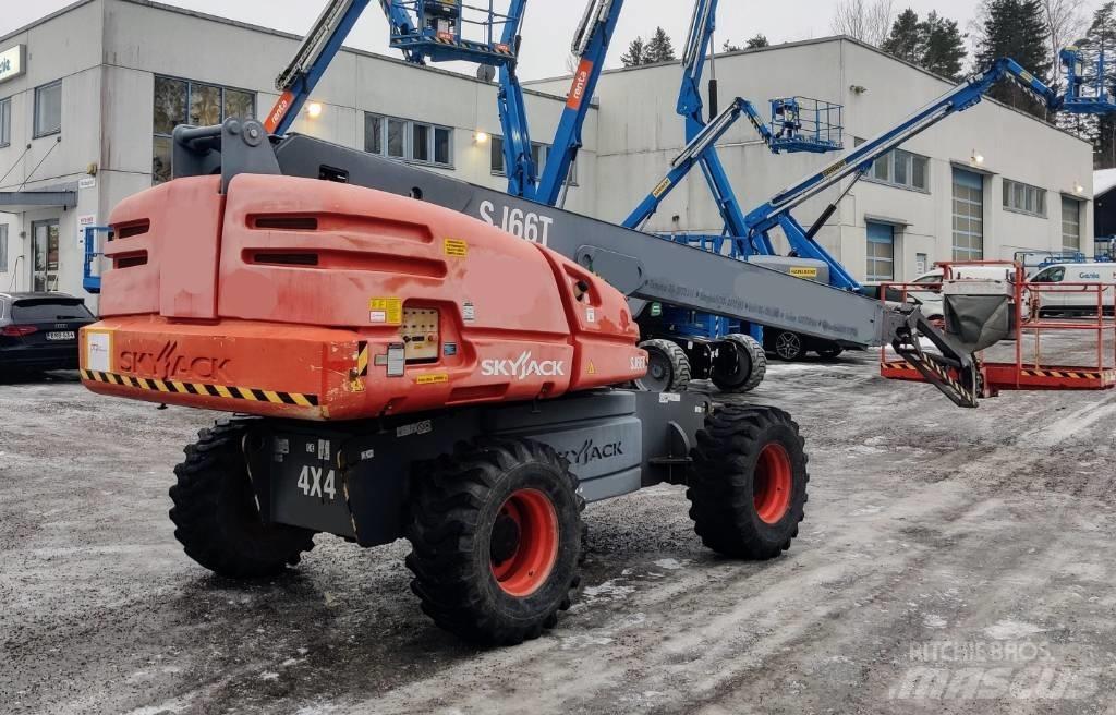 SkyJack SJ 66 T Plataforma de trabajo articulada