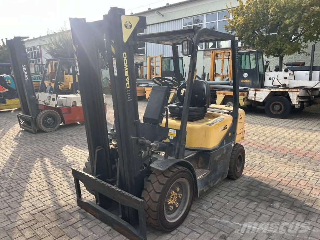 Daewoo D25S3 V-2311 Carretillas diesel