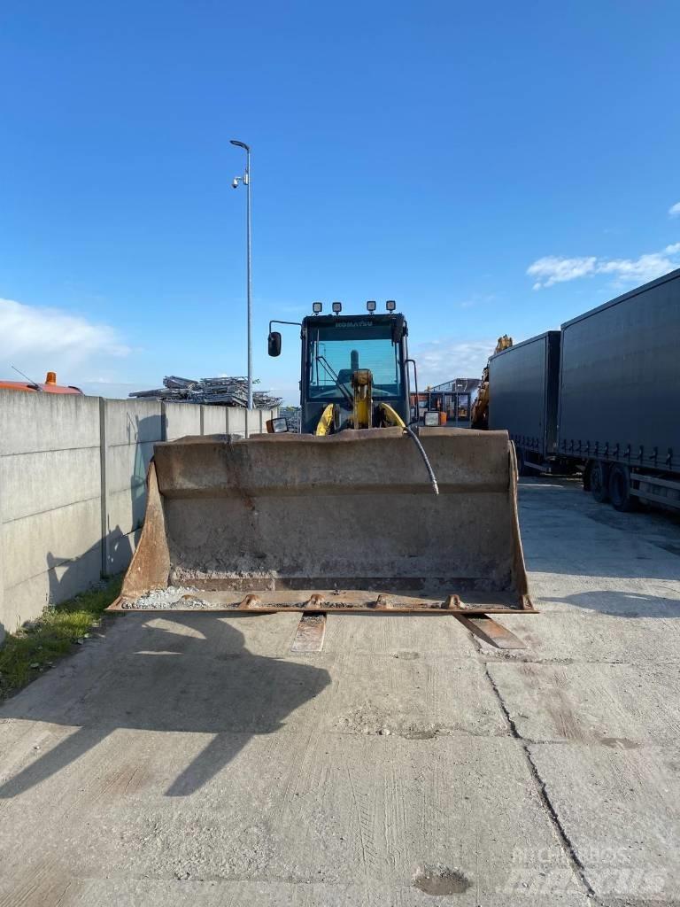 Komatsu WA 100 M-5 Cargadoras sobre ruedas