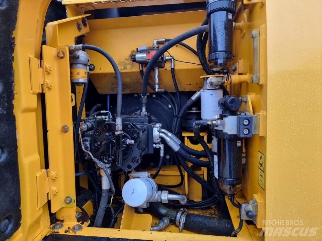 JCB JS 130 LC Excavadoras de cadenas