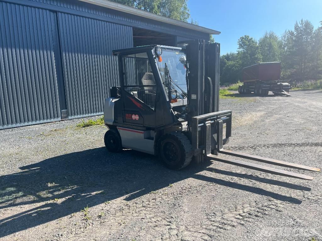 Nissan FGD02A320 Carretillas diesel