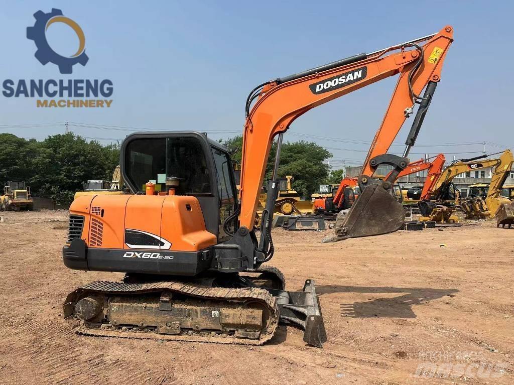 Doosan DX 60 Mini excavadoras < 7t