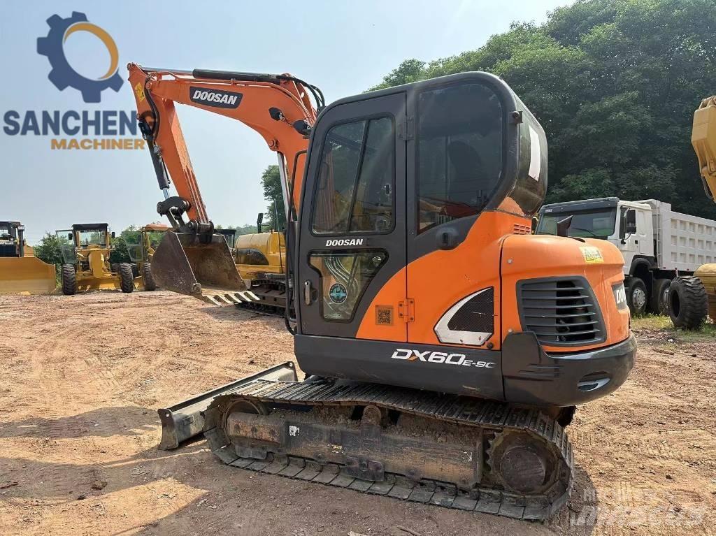Doosan DX 60 Mini excavadoras < 7t
