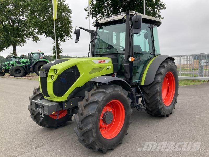 CLAAS AXOS 240 Tractores