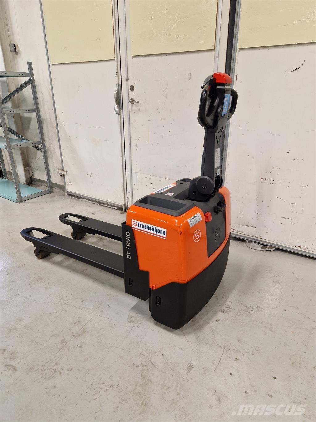 Toyota LWE130 Apiladores eléctricos