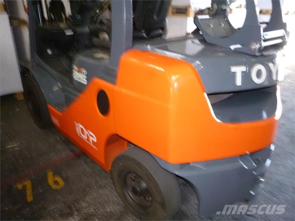 Toyota 02-8FGF25 Carretillas LPG