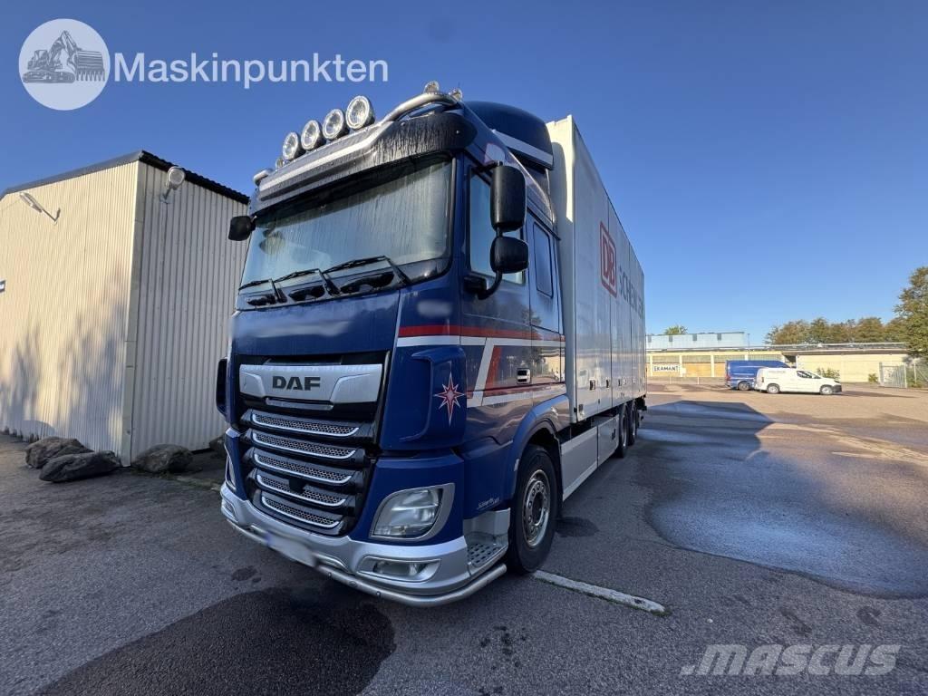 DAF FAS XF530Z Camiones caja cerrada