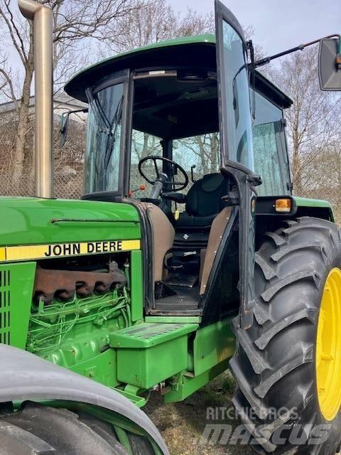 John Deere 3640 MFWD Tractores