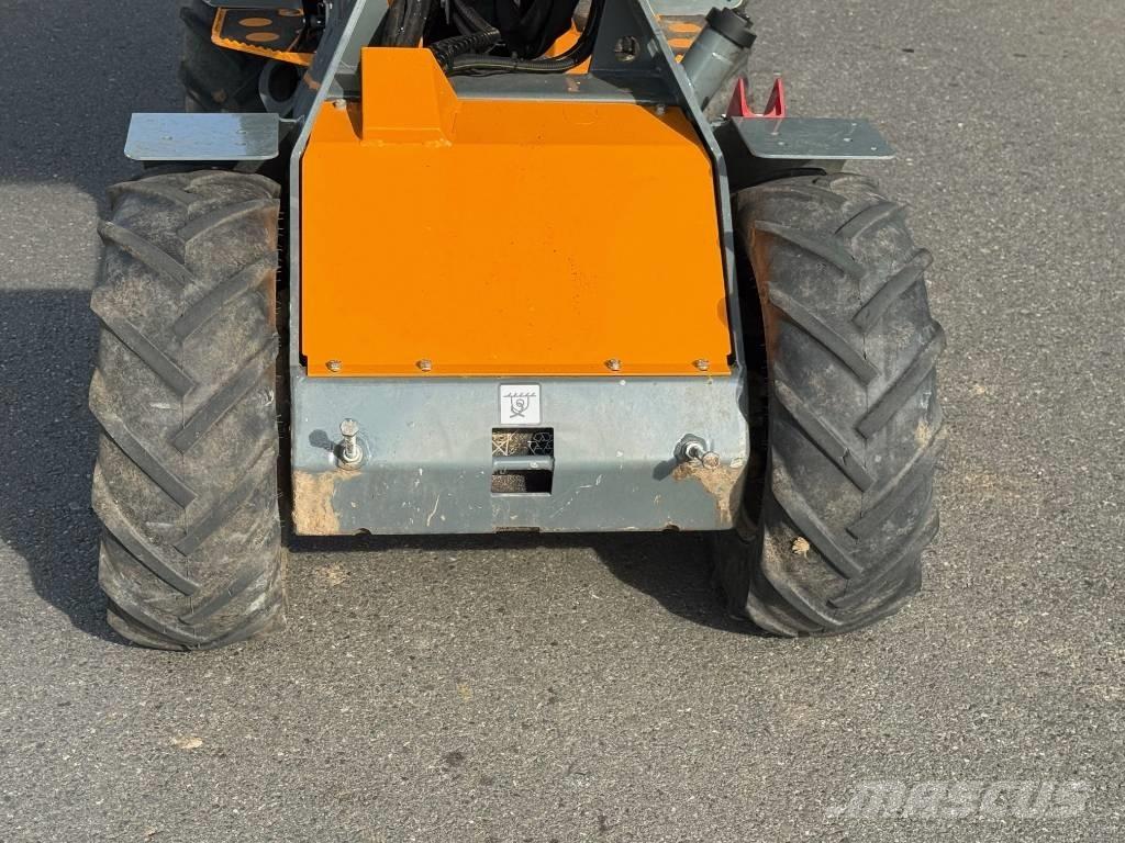 GiANT G 1200 Cargadoras sobre ruedas