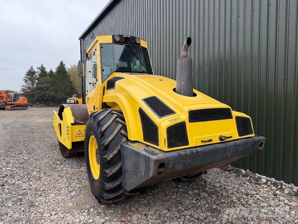 Bomag BW 213 D H-4 Rodillos de un solo tambor