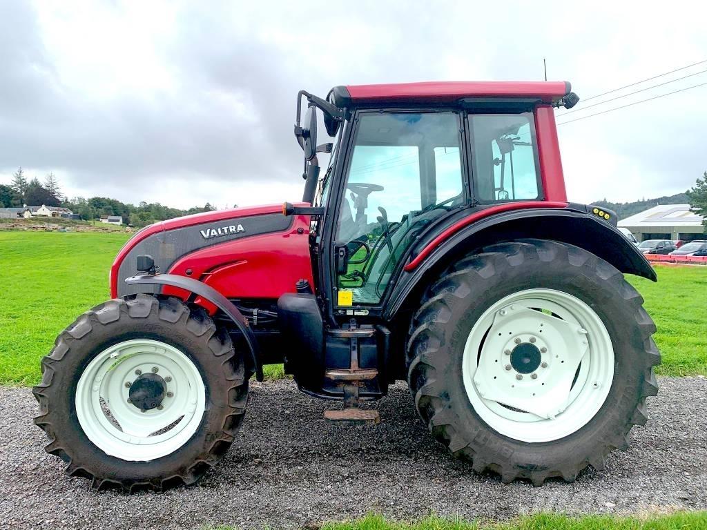 Valtra N101 Tractor Tractor forestal