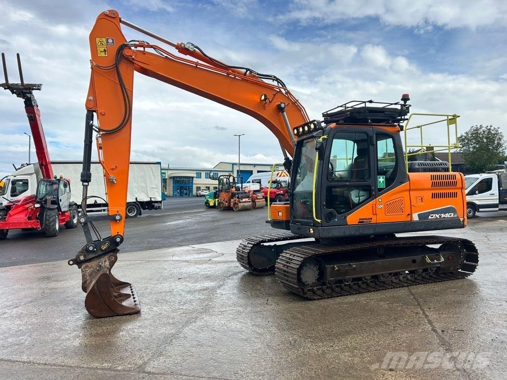 Doosan DX140 LC Excavadoras de cadenas