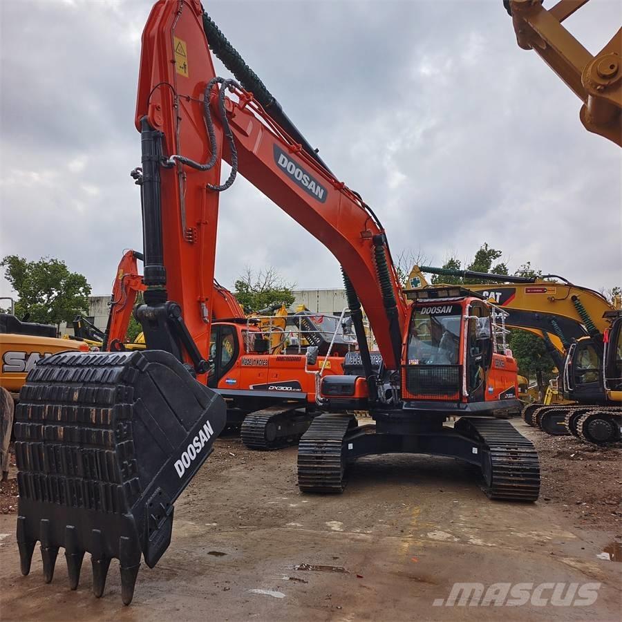 Doosan DX 300 LCA Excavadoras de cadenas