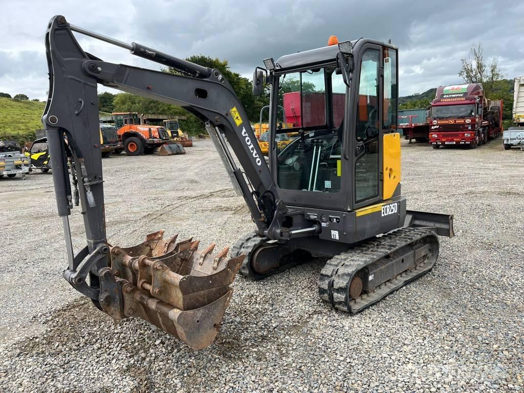 Volvo ECR 25 D Mini excavadoras < 7t