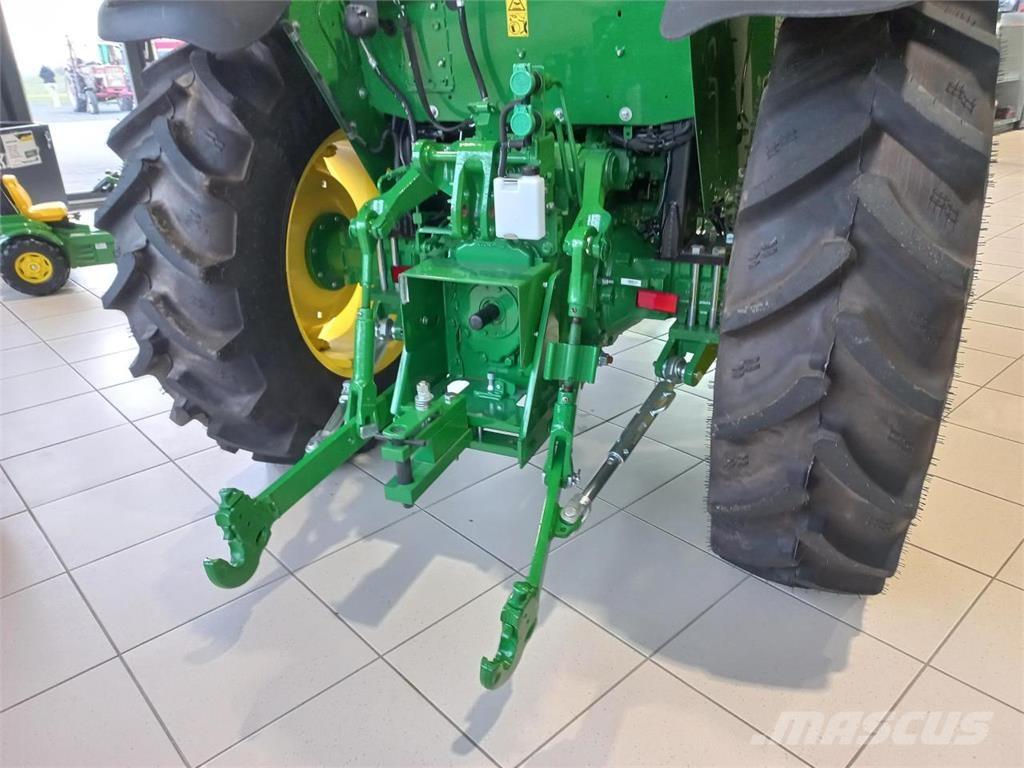 John Deere 5050E Tractores