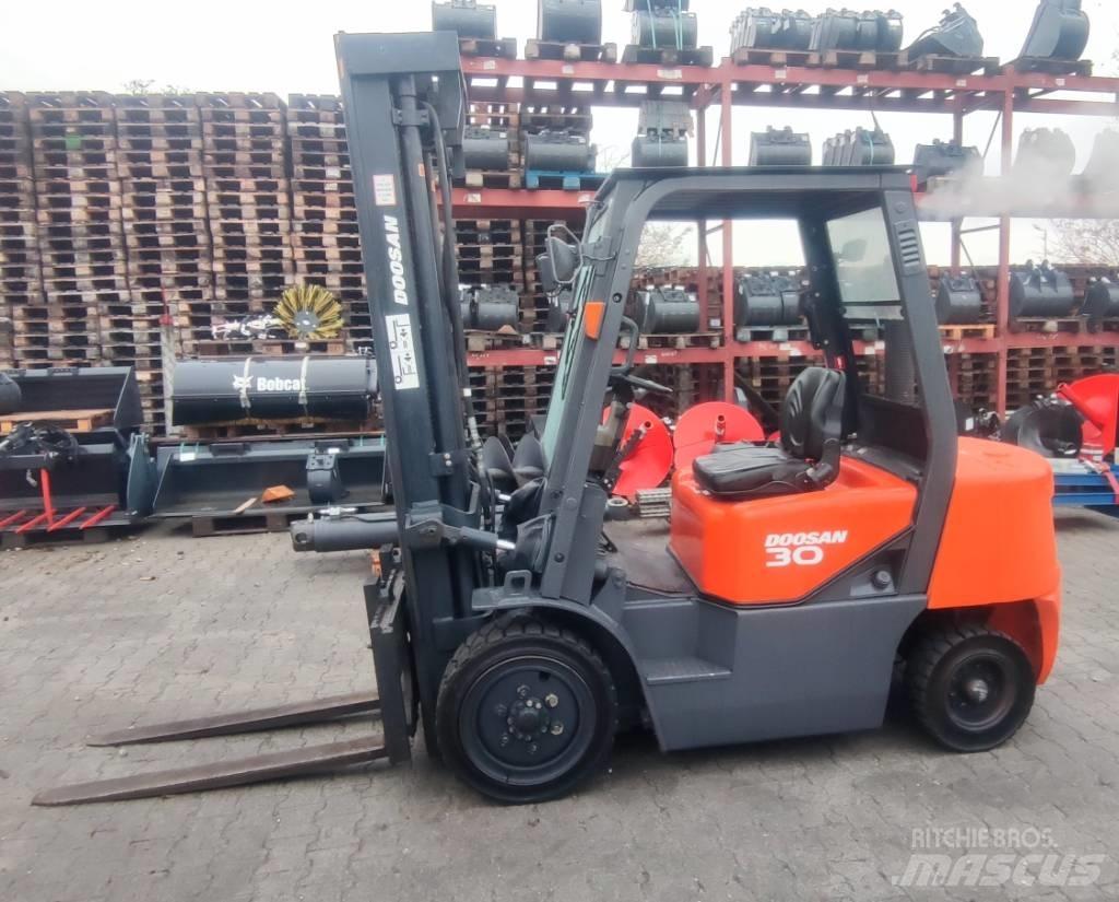 Doosan D 30 G Carretillas diesel