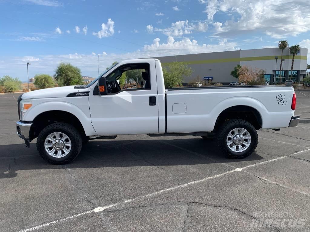 Ford F 350 Camiones caja cerrada