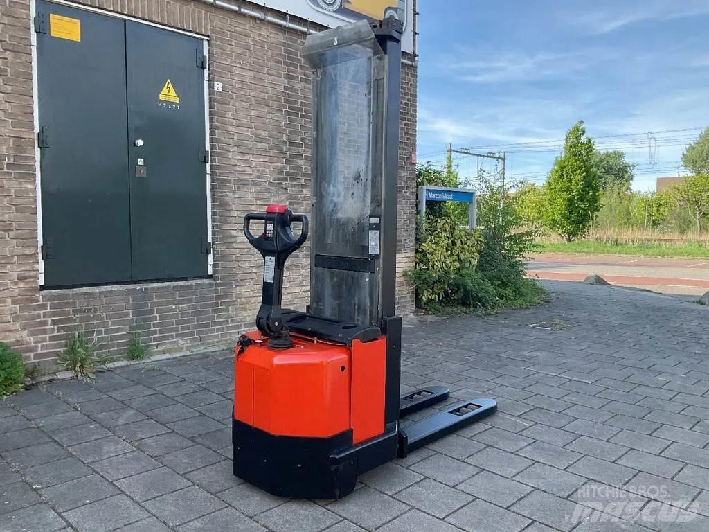 Toyota BT SWE120L Apiladores eléctricos