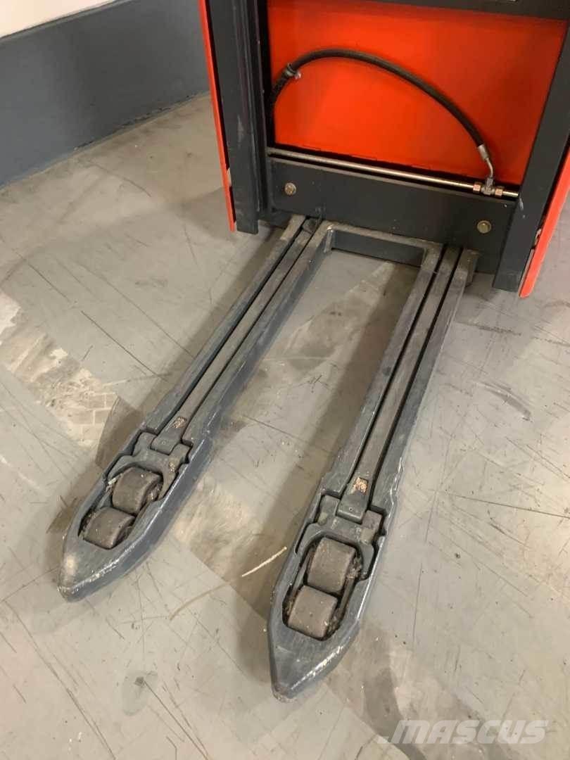 Linde L12I Apiladores eléctricos autopropulsados