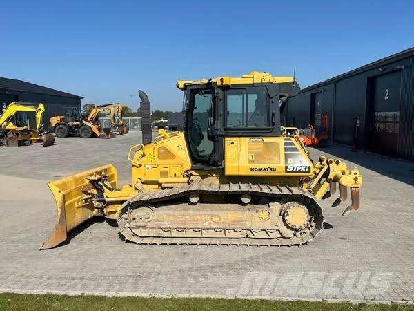 Komatsu D 51 PXi-24 Buldozer sobre oruga