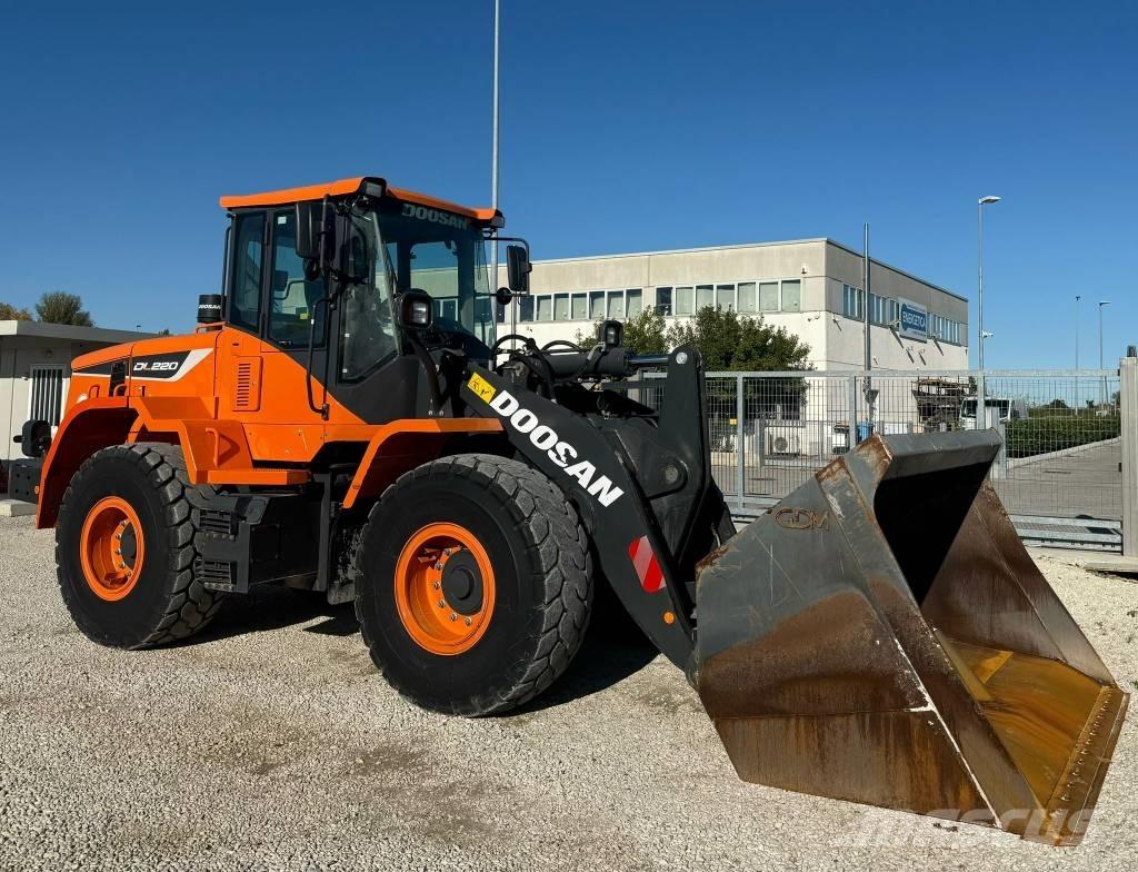 Doosan DL 220-5 Cargadoras sobre ruedas
