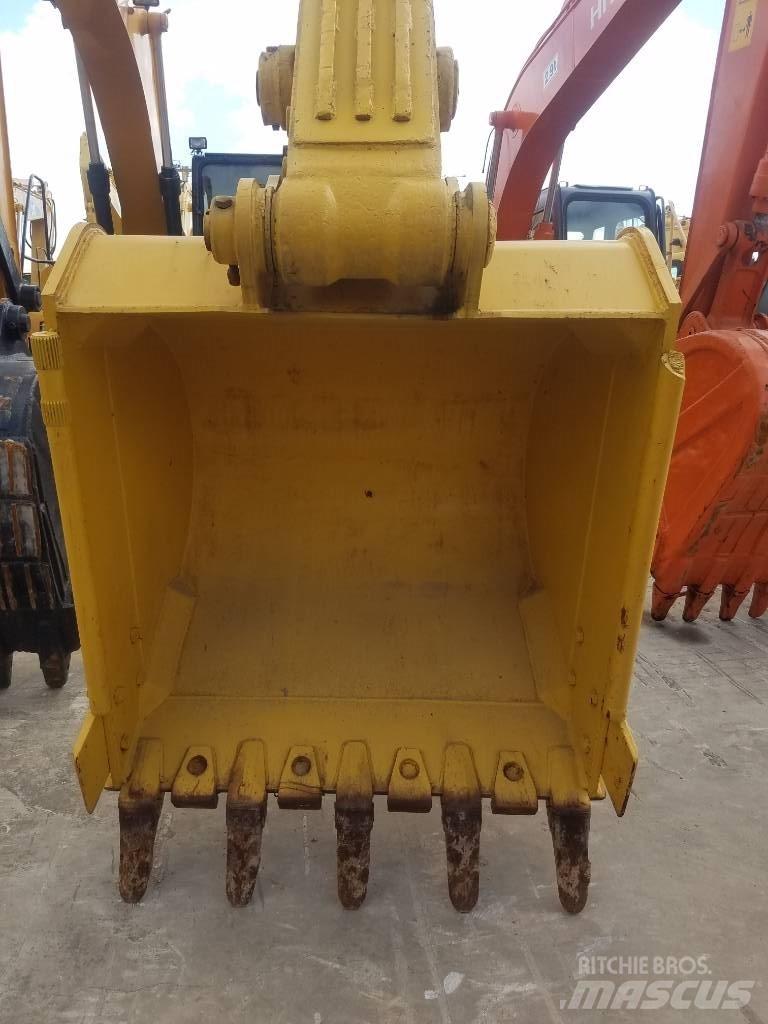 Komatsu PC 220-8 Excavadoras de cadenas