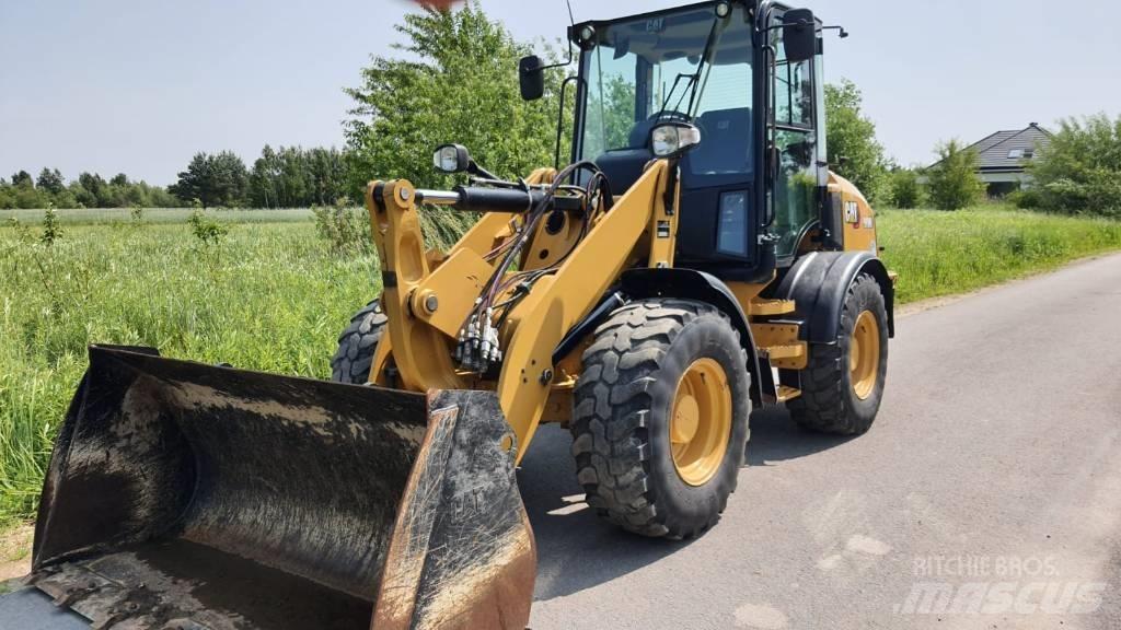 CAT 908M Cargadoras sobre ruedas