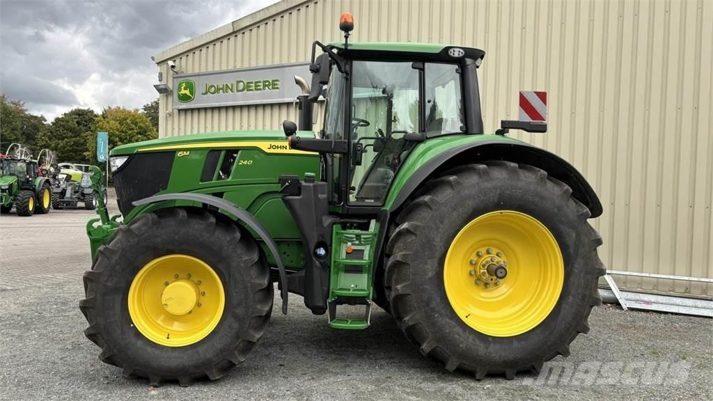 John Deere 6M 240 Tractores