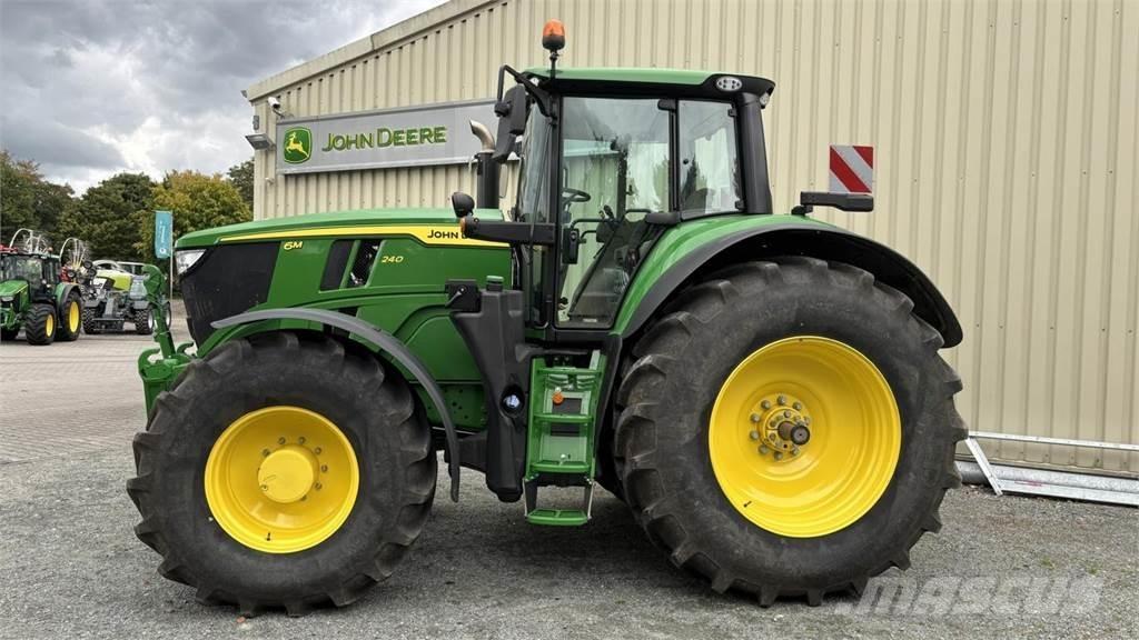 John Deere 6M240 Tractores