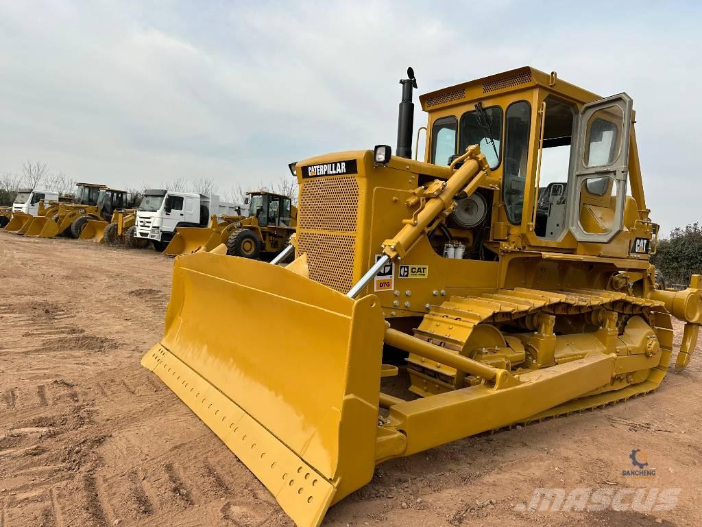 CAT D7G Buldozer sobre oruga