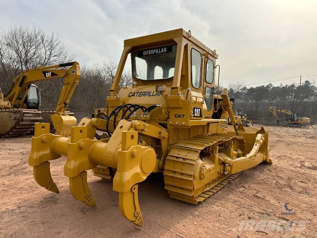 CAT D7G Buldozer sobre oruga