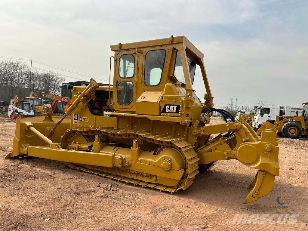 CAT D7G Buldozer sobre oruga