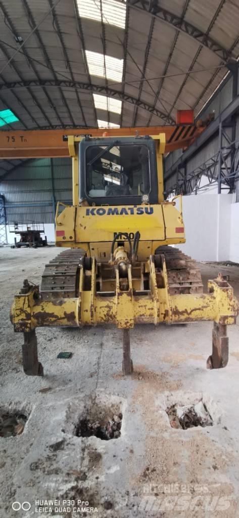 Komatsu DX 65 Buldozer sobre oruga
