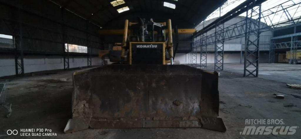 Komatsu DX 65 Buldozer sobre oruga