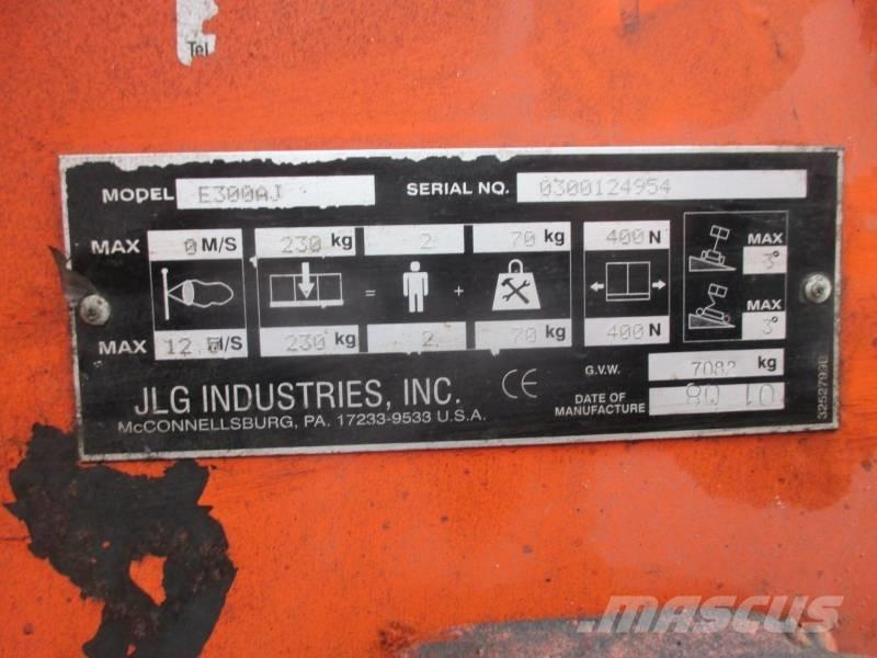 JLG E 300 AJ Plataforma de trabajo articulada