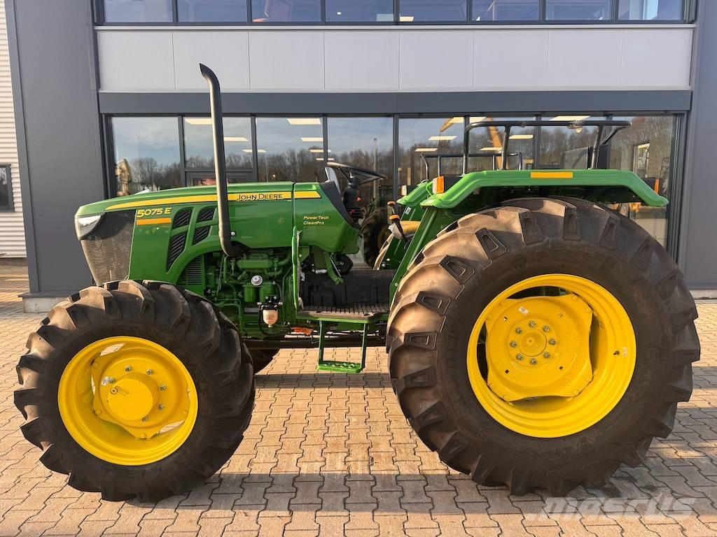 John Deere 5075 E Tractores