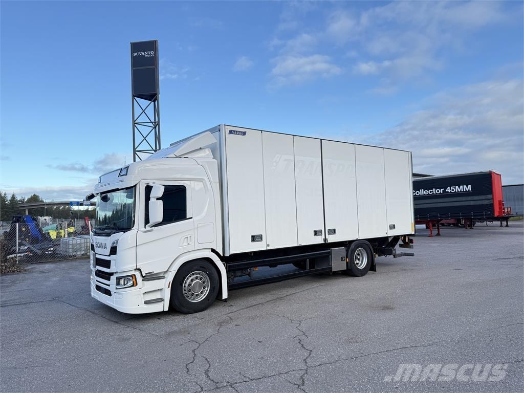Scania P320 4X2 Camiones caja cerrada