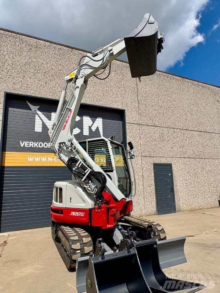 Takeuchi TB 257 FR Mini excavadoras < 7t