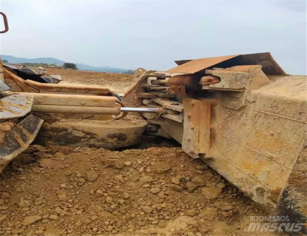 CAT D 6 N Buldozer sobre oruga