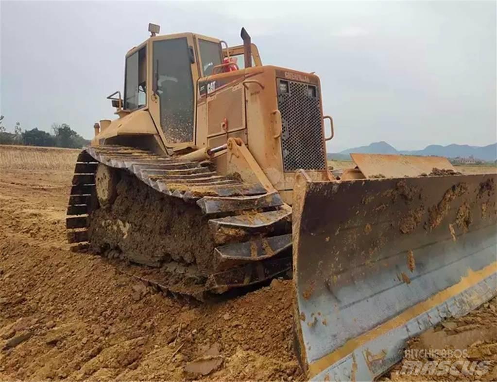 CAT D 6 N Buldozer sobre oruga