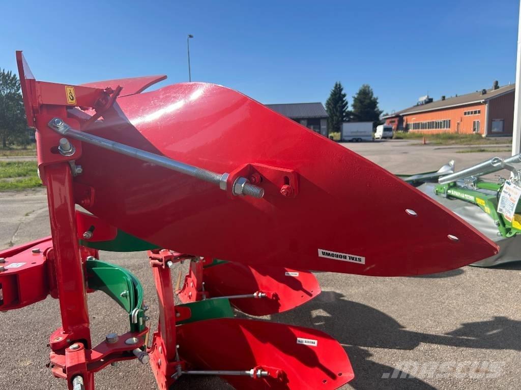 Agro-Masz PO3 Arados reversibles suspendidos
