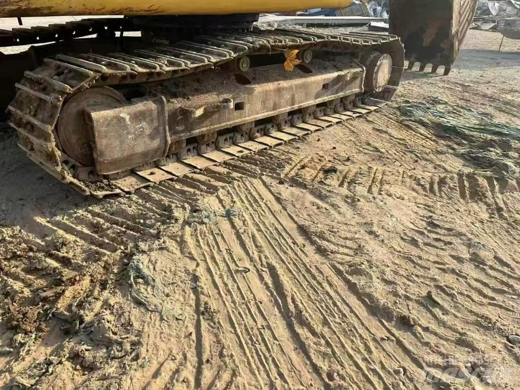 CAT 320 D2 Excavadoras de cadenas