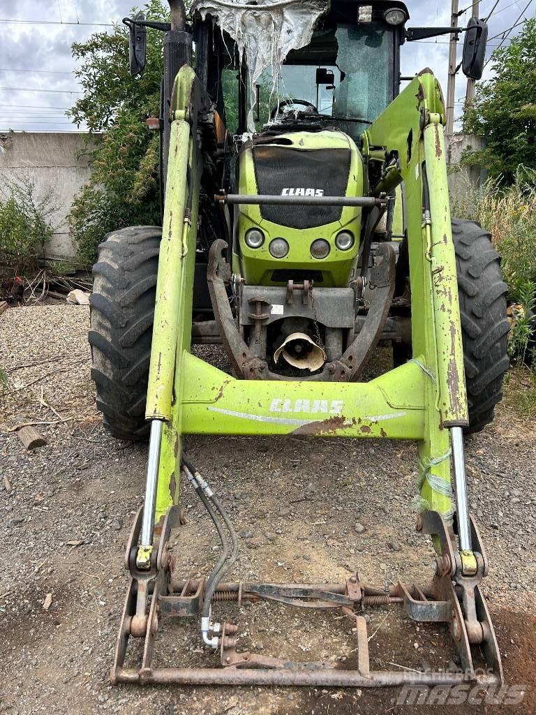 CLAAS Arion 420 Tractores